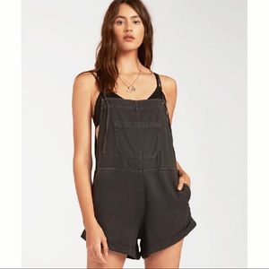 Billabong wild pursuit romper. Size Large